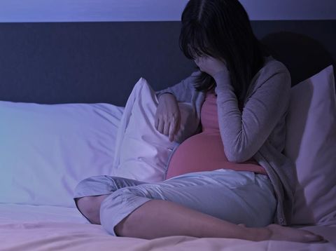 Ilustrasi suami selingkuh saat istri hamil