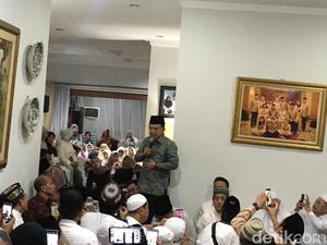 JK dan Sandiaga Uno Hadiri Tahlilan Gus Sholah JK dan Sandiaga Uno Hadiri Tahlilan Gus Sholah