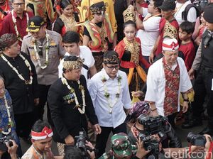 Potret Menparekraf Wishnutama di Cap Go Meh Bogor 2020