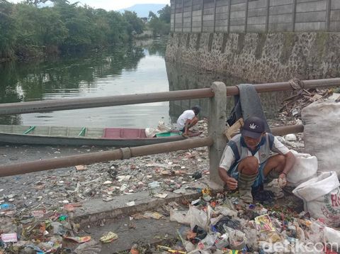 Pantauan detikcom kondisi Sungai Citepus, Sabtu (8/2/2020)