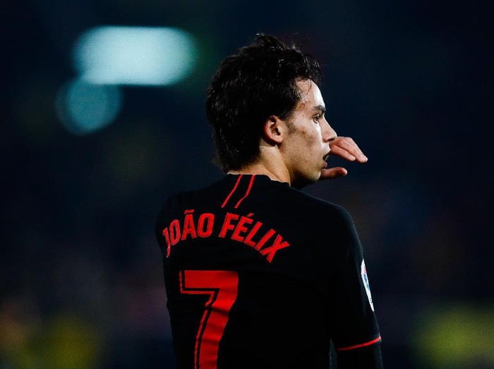 VILLAREAL, SPAIN - DECEMBER 06: Joao Felix of Atletico de Madrid follows the action during the Liga match between Villarreal CF and Club Atletico de Madrid at Estadio de la Ceramica on December 06, 2019 in Villareal, Spain. (Photo by Eric Alonso/Getty Images)