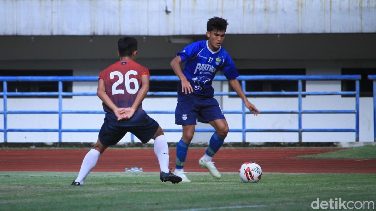 Persib Bandung menang 3-0 atas PSKC Cimahi di laga uji coba. (Foto: Wisma Putra/detikSport)