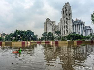 Masih Dipompa, Tinggi Banjir Underpass Kemayoran Pagi Ini 3 Meter