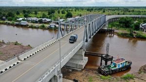 Ada Jembatan Antang, Warga Kalsel Tak Perlu Lewat Sungai