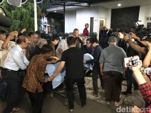 Pelukan Damayanti Noor pada Sang Anak Jadi Firasat Terakhir Pelukan Damayanti Noor pada Sang Anak Jadi Firasat Terakhir