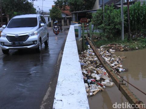 Kondisi Sungai Cikeruh, Tegaluar, Sabtu (8/2/2020) 