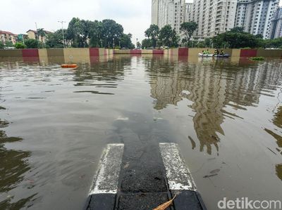 Duh... Underpass Kemayoran Kebanjiran Lagi