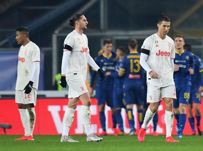 VERONA, ITALY - FEBRUARY 08: Cristiano Ronaldo of Juventus  shows his dejection  during the Serie A match between Hellas Verona and  Juventus at Stadio Marcantonio Bentegodi on February 8, 2020 in Verona, Italy.  (Photo by Alessandro Sabattini/Getty Images)
