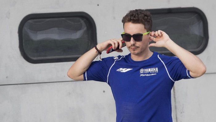 KUALA LUMPUR, MALAYSIA - FEBRUARY 08: Jorge Lorenzo of Spain and Monster Energy Yamaha MotoGP Team  looks on in pit during the MotoGP Pre-Season Tests at Sepang Circuit on February 08, 2020 in Kuala Lumpur, Malaysia. (Photo by Mirco Lazzari gp/Getty Images)