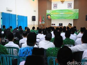 Hadiri Pelantikan Persatuan Guru NU, Bupati Anas Titip Pesan Ini