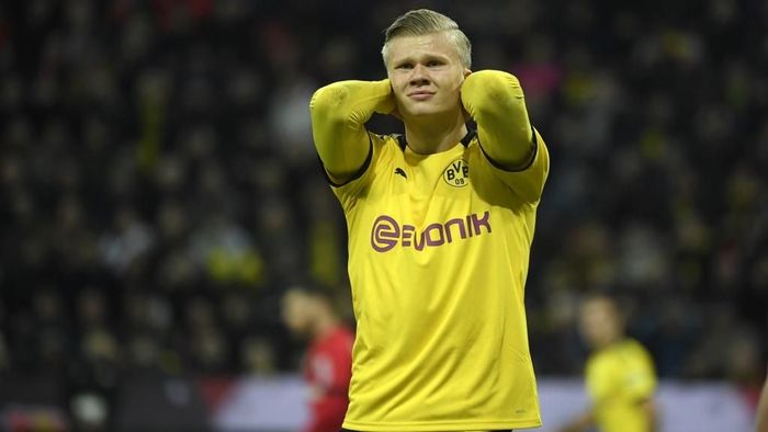 Haaland Dortmunds Norwegian forward Erling Braut Haaland reacts during the German first division Bundesliga football match Bayer 04 Leverkusen vs BVB Borussia Dortmund in Leverkusen, western Germany on February 8, 2020. (Photo by INA FASSBENDER / AFP) / RESTRICTIONS: DFL REGULATIONS PROHIBIT ANY USE OF PHOTOGRAPHS AS IMAGE SEQUENCES AND/OR QUASI-VIDEO