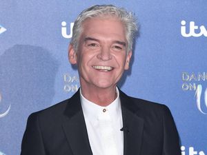 Presenter Inggris Mengaku Gay di Acara TV Setelah 27 Tahun Menikah