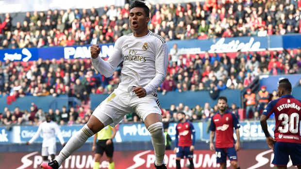 Casemiro kegirangan usai Madrid mencetak gol ke gawang Osasuna. (