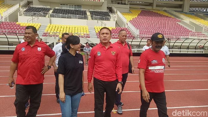 Stadion Manahan Ketum PSSI, Mochamad Iriawan, di Stadion Manahan.