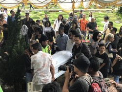 Firasat Karen Pooroe Sebelum Ditinggal Pergi Sang Anak