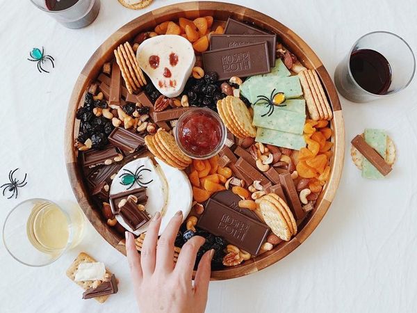 Gurih Banget! Ini 10 Kreasi Cheese Platter yang Cantik