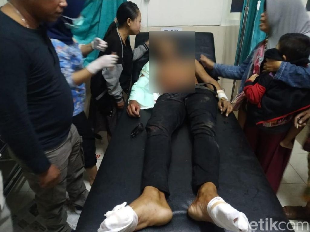 Empat Pelaku Pengeroyokan Dipicu Sebatang Rokok di Jember Ditangkap Empat Pelaku Pengeroyokan Dipicu Sebatang Rokok di Jember Ditangkap