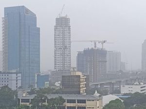 Hujan Deras di Jakarta Siang Ini Diprediksi Sampai Sore Hujan Deras di Jakarta Siang Ini Diprediksi Sampai Sore