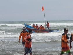 Cari Mahasiswa Tenggelam di Parangtritis, Tim SAR Sisir Laut-Darat