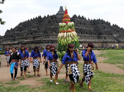 Tradisi Ruwat Rawat Borobudur di Magelang