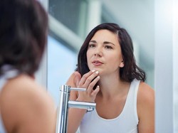 Ini Gejala Penuaan Dini dan Alasan Skincare Anti-aging Paling Dicari Saat Ini