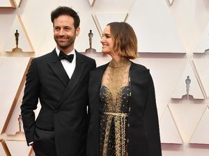 Natalie Portman Cerai, Aktivis Wanita Ini Ramai Dituding Jadi Pelakor Natalie Portman Cerai, Aktivis Wanita Ini Ramai Dituding Jadi Pelakor