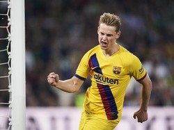 Gol Ciamik De Jong ke Gawang Real Betis