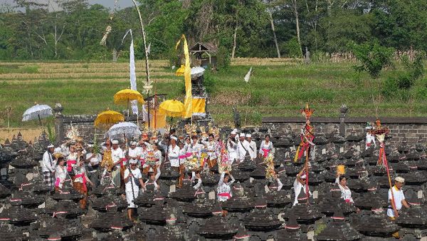 Potret Ritual Adat Mengenang Perjuangan I Gusti Ngurah Rai