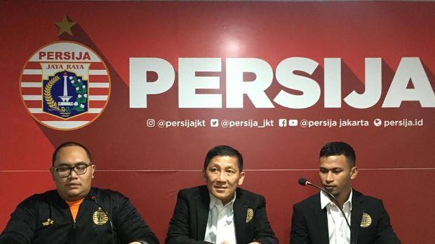 Osvaldo Haay dikontrak Persija selama satu tahun.