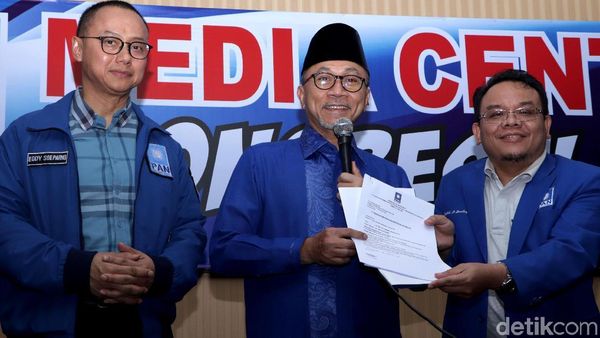 Zulkifli Hasan Resmi Daftar Sebagai Calon Ketua Umum PAN