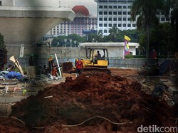 Hujan Deras, Persiapan Formula E di Monas Jalan Terus