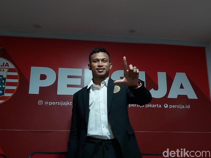 Osvaldo Haay diperkenalkan Persija Jakarta