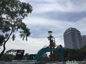 Revitalisasi Monas Dilanjut, Ekskavator Keruk dan Ratakan Tanah