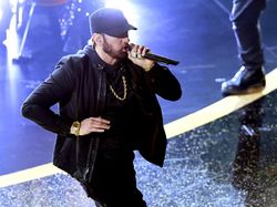 Tak Pernah Hadiri Penghargaan, Ini Alasan Eminem Tiba-tiba Tampil di Oscar