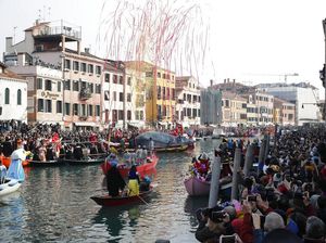 Potret Semarak Karnaval Venesia di Italia