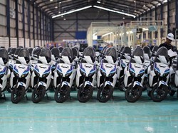 Gesits Siap Jegal Motor Bensin! Target Laku 7 Ribu Unit