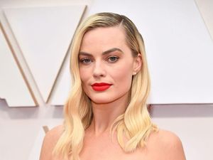 Melihat Lebih Dekat Penampilan Cantik Selebriti di Oscars 2020