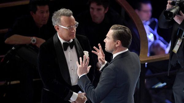Brad Pitt Juara, Apa Perbincangan Tom Hanks dan Leonardo DiCaprio