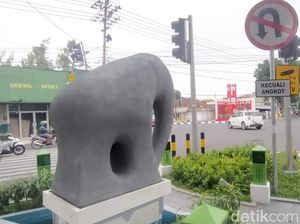 Percaya Tidak, Bikin Patung Gajah Mungkur Lucu Habiskan Dana Rp 1 Miliar