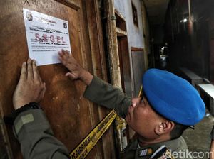 Satpol PP Jakpus Segel Tempat Karaoke Master Piece Mangga Besar