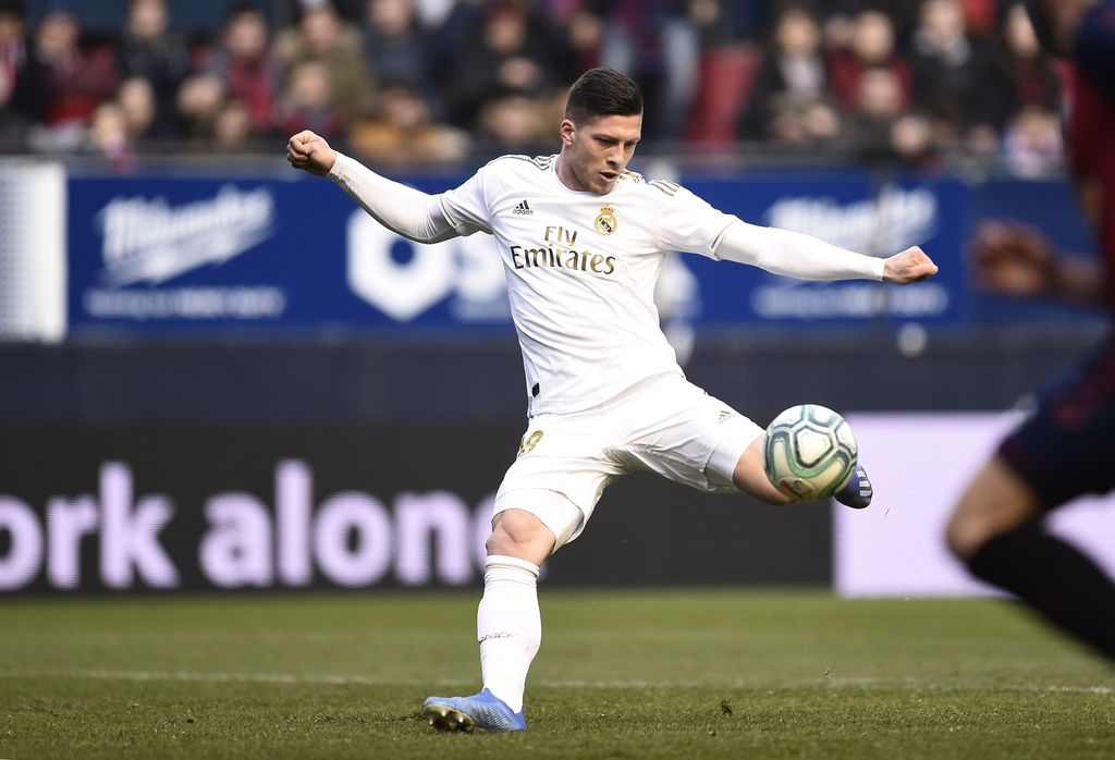 PAMPLONA, SPAIN - FEBRUARY 09: Luka Jovic of Real Madrid scores his team's fourth goal during the La Liga match between CA Osasuna and Real Madrid CF at El Sadar Stadium on February 09, 2020 in Pamplona, Spain. (Photo by Juan Manuel Serrano Arce/Getty Images)