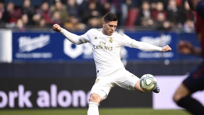PAMPLONA, SPAIN - FEBRUARY 09: Luka Jovic of Real Madrid scores his teams fourth goal during the La Liga match between CA Osasuna and Real Madrid CF at El Sadar Stadium on February 09, 2020 in Pamplona, Spain. (Photo by Juan Manuel Serrano Arce/Getty Images)