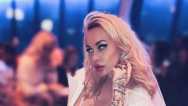 Foto: WAGs yang Terancam di Bui, Pamer Celana Dalam Nyanyi Lagu Nasional