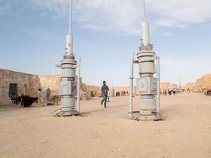 10 Lokasi Film Star Wars yang Bisa Ditemui di Dunia Nyata 10 Lokasi Film Star Wars yang Bisa Ditemui di Dunia Nyata