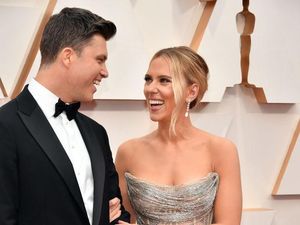 Scarlett Johansson-Colin Jost Gelar Pesta Nikah saat Pandemi Scarlett Johansson-Colin Jost Gelar Pesta Nikah saat Pandemi