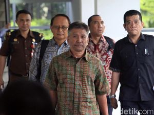 Dituduh Korupsi Rp 37 Triliun, Raden Sebut JK dan Ngaku Tak Dapat Sepeser pun Dituduh Korupsi Rp 37 Triliun, Raden Sebut JK dan Ngaku Tak Dapat Sepeser pun