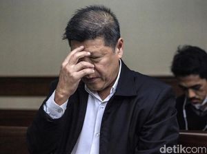 Ekspresi Kock Meng Usai Divonis 1,5 Tahun Bui Ekspresi Kock Meng Usai Divonis 1,5 Tahun Bui