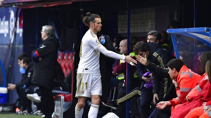Gareth Bale Real Madrids Gareth Bale walks out of the pitch after being substituted during the Spanish La Liga soccer match between Osasuna and Real Madrid at El Sadar stadium in Pamplona, northern Spain, Sunday, Feb. 9, 2020. (AP Photo/Alvaro Barrientos)