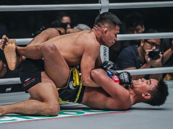 Eko Roni Saputra Berjaya di ONE Championship