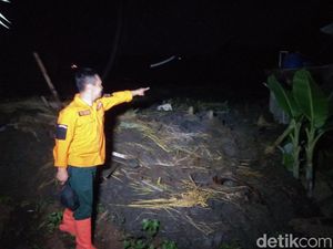 Longsor di Pinggir Tol Purbaleunyi, BPBD: 10 Rumah Tertimbun